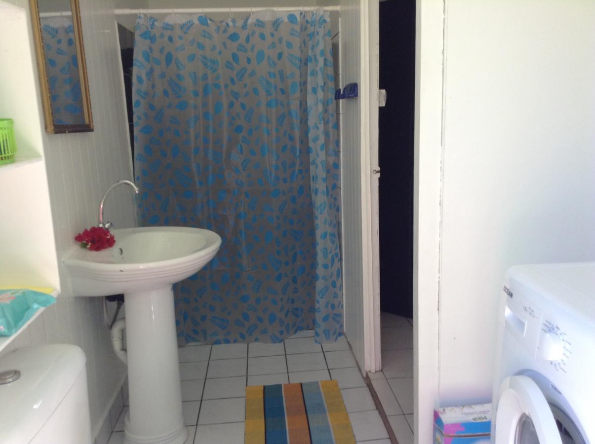 Chez Taia Et Vero Tiputa Exteriör bild